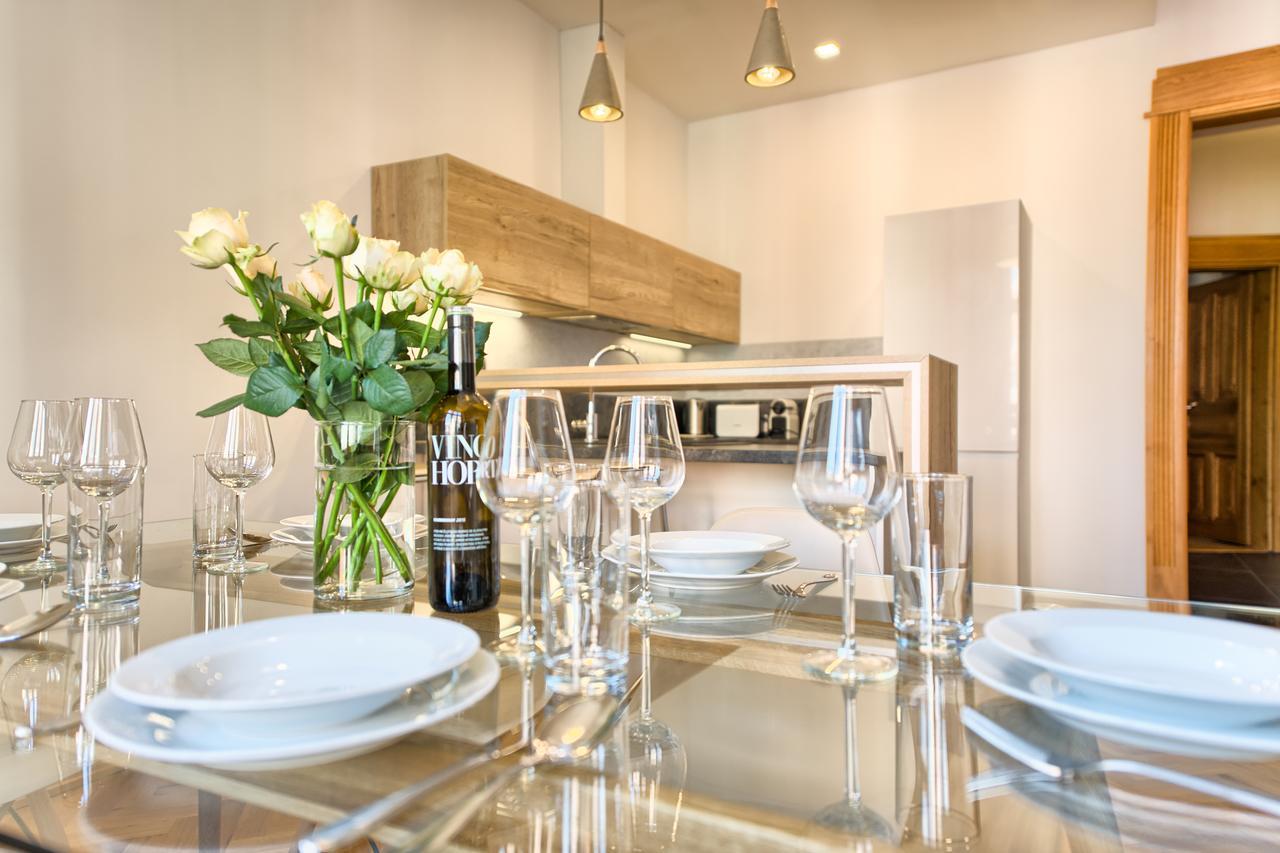 Spacious And Bright Apartment Dusni 13 ปราก ภายนอก รูปภาพ